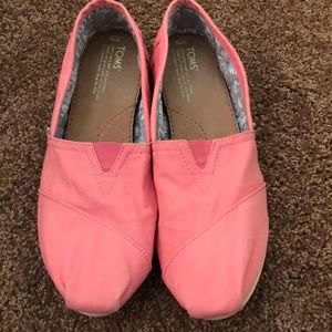 Toms slip-ons